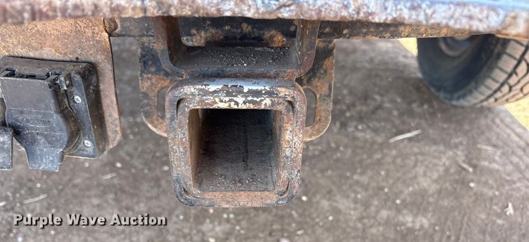 image for item EU4870 2009 GMC Sierra 3500HD utility bed pickup truck