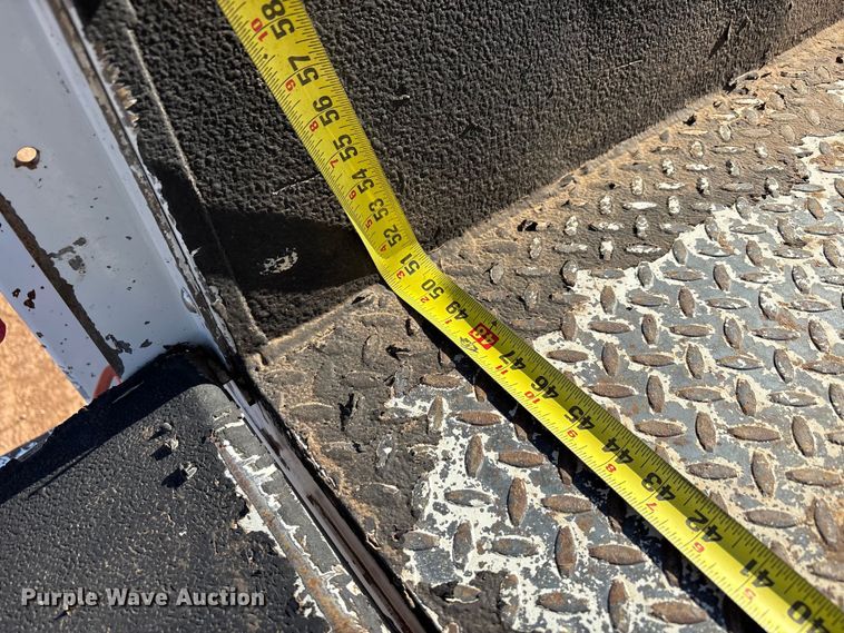 image for item EU4870 2009 GMC Sierra 3500HD utility bed pickup truck