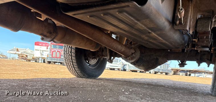 image for item EU4870 2009 GMC Sierra 3500HD utility bed pickup truck