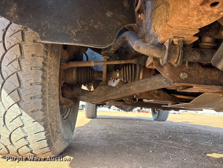 image for item EU4870 2009 GMC Sierra 3500HD utility bed pickup truck