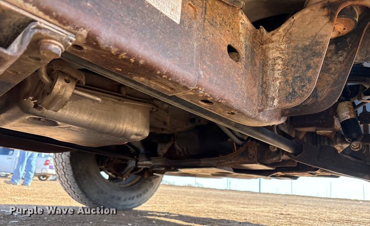 image for item EU4870 2009 GMC Sierra 3500HD utility bed pickup truck