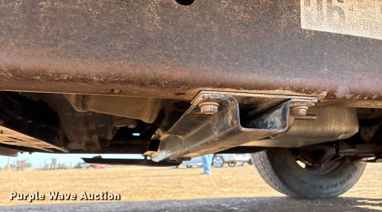 image for item EU4870 2009 GMC Sierra 3500HD utility bed pickup truck