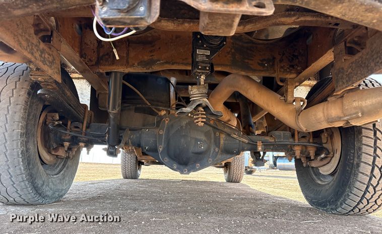 image for item EU4870 2009 GMC Sierra 3500HD utility bed pickup truck