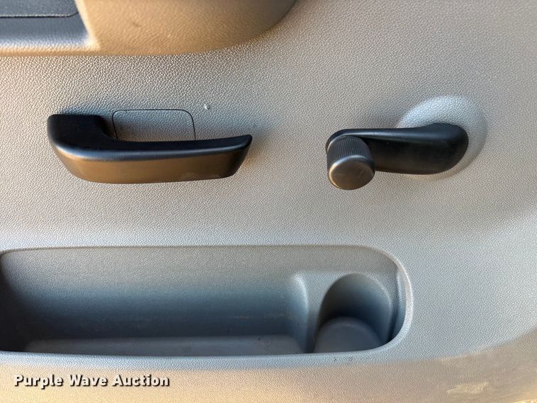 image for item EU4870 2009 GMC Sierra 3500HD utility bed pickup truck