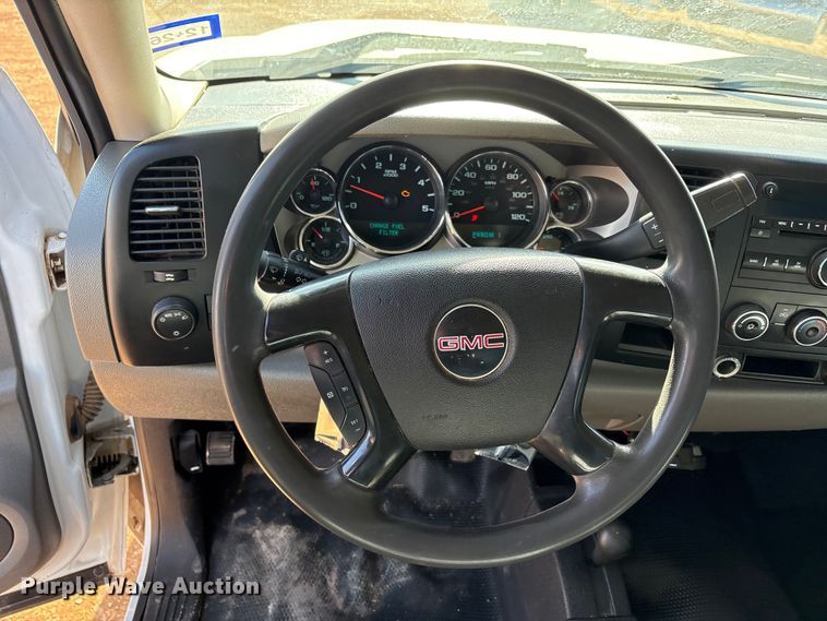 image for item EU4870 2009 GMC Sierra 3500HD utility bed pickup truck