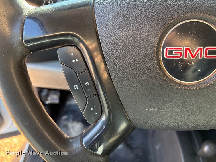 image for item EU4870 2009 GMC Sierra 3500HD utility bed pickup truck