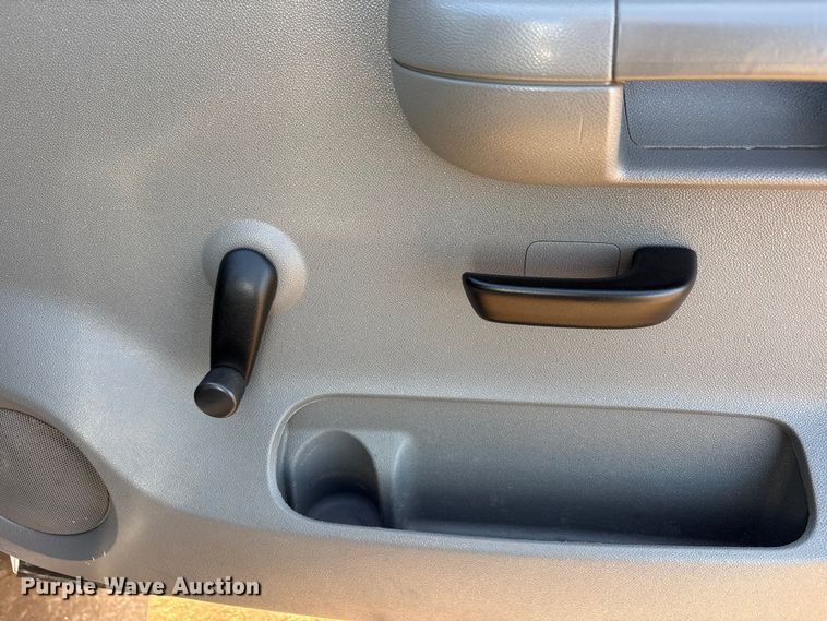 image for item EU4870 2009 GMC Sierra 3500HD utility bed pickup truck