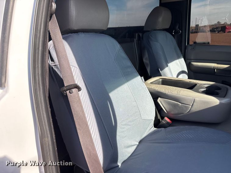 image for item EU4870 2009 GMC Sierra 3500HD utility bed pickup truck