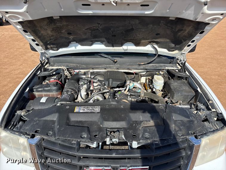 image for item EU4870 2009 GMC Sierra 3500HD utility bed pickup truck