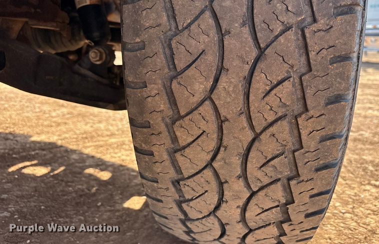 image for item EU4870 2009 GMC Sierra 3500HD utility bed pickup truck