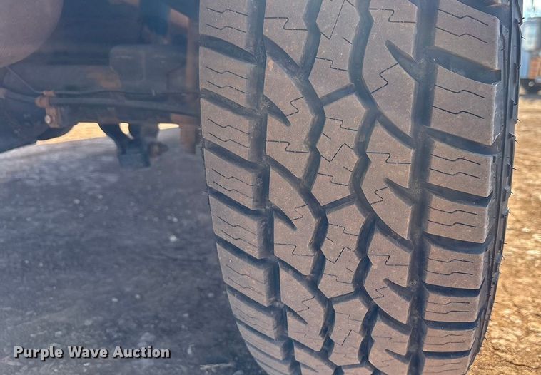 image for item EU4870 2009 GMC Sierra 3500HD utility bed pickup truck