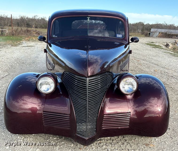 image for item EU7156 1939 Chevrolet sedan