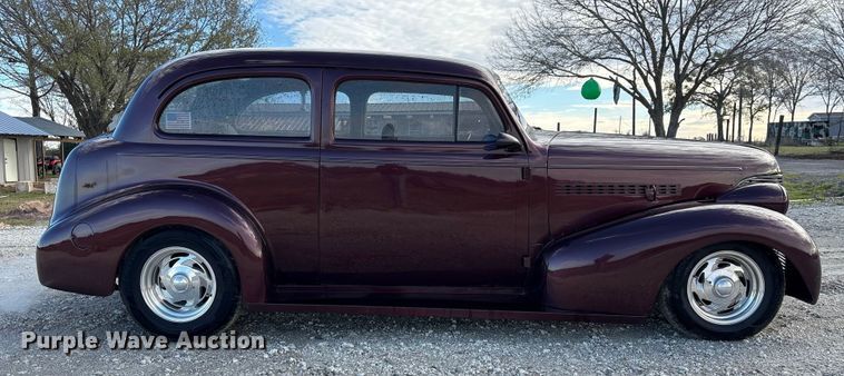 image for item EU7156 1939 Chevrolet sedan
