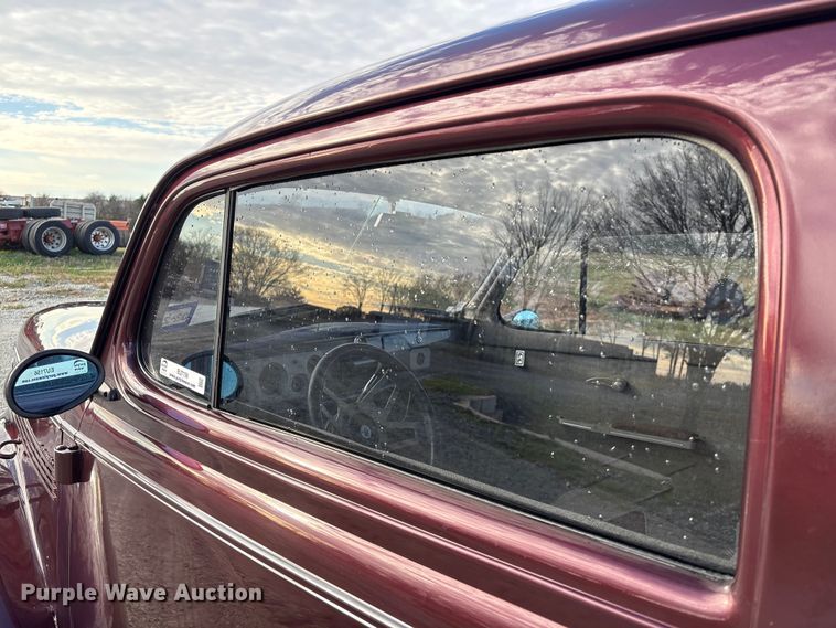 image for item EU7156 1939 Chevrolet sedan