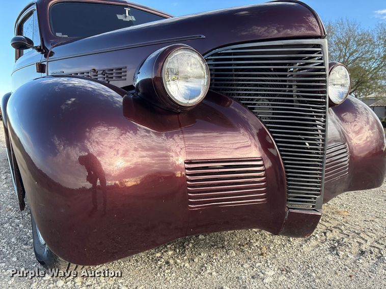 image for item EU7156 1939 Chevrolet sedan