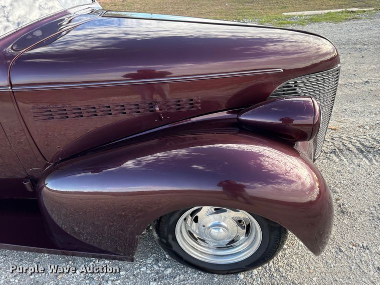 image for item EU7156 1939 Chevrolet sedan