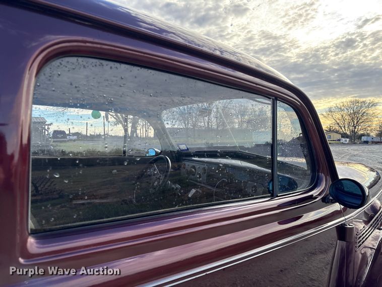 image for item EU7156 1939 Chevrolet sedan