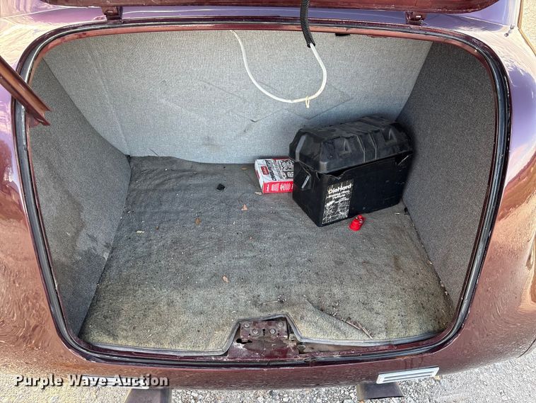 image for item EU7156 1939 Chevrolet sedan