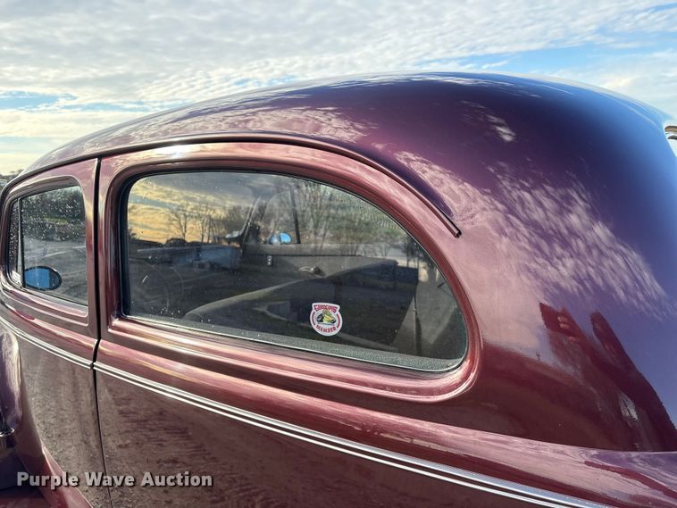 image for item EU7156 1939 Chevrolet sedan