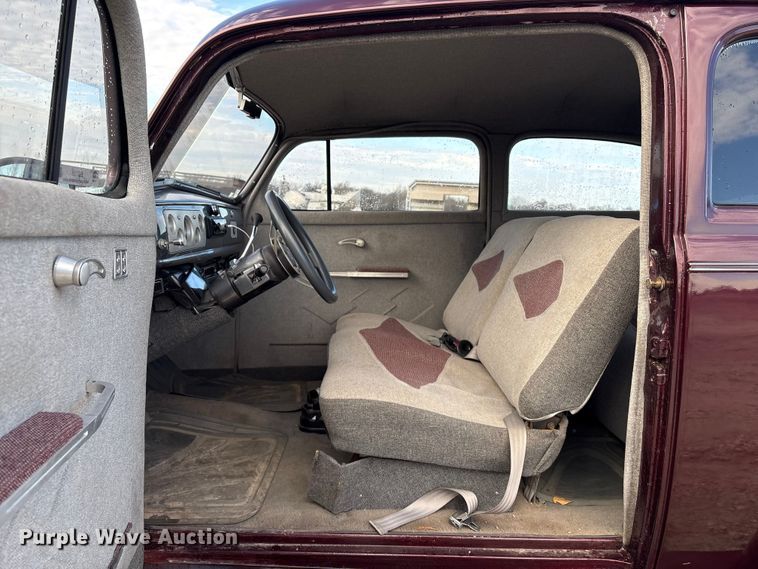 image for item EU7156 1939 Chevrolet sedan