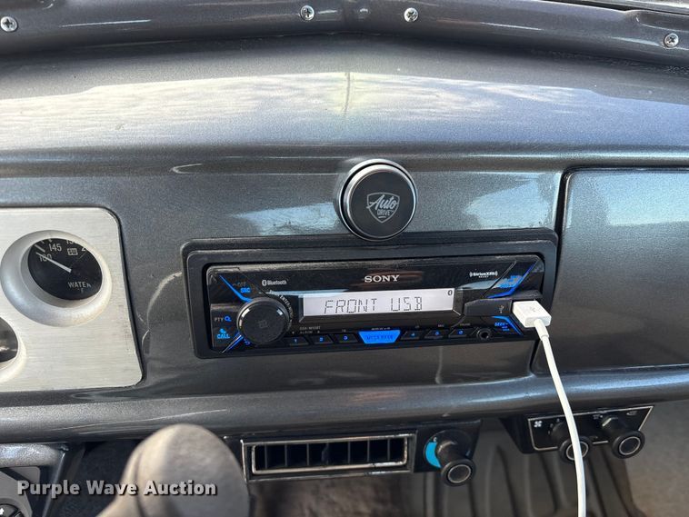 image for item EU7156 1939 Chevrolet sedan