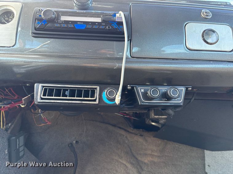 image for item EU7156 1939 Chevrolet sedan