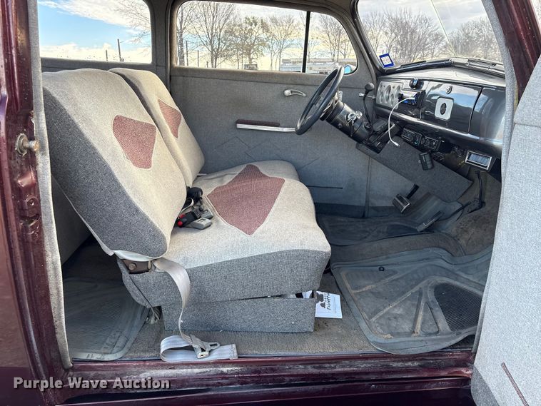 image for item EU7156 1939 Chevrolet sedan