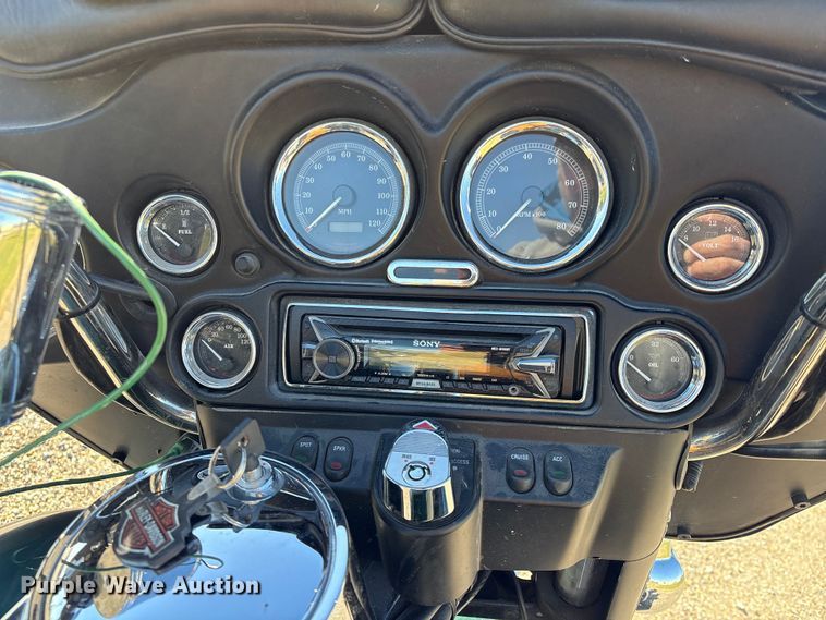 image for item EU7342 2002 Harley-Davidson Electra Glide Ultra Classic  motorcycle