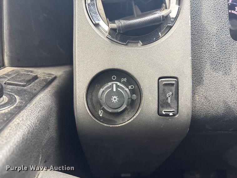 image for item EV2674 2011 Ford F250 Crew Cab pickup truck