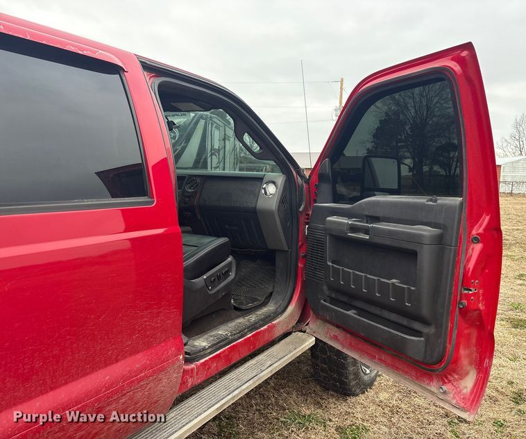 image for item EV2674 2011 Ford F250 Crew Cab pickup truck