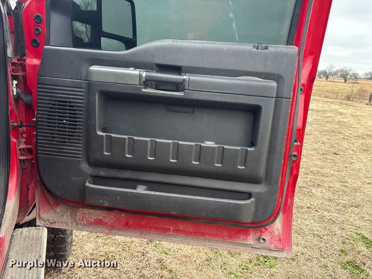 image for item EV2674 2011 Ford F250 Crew Cab pickup truck