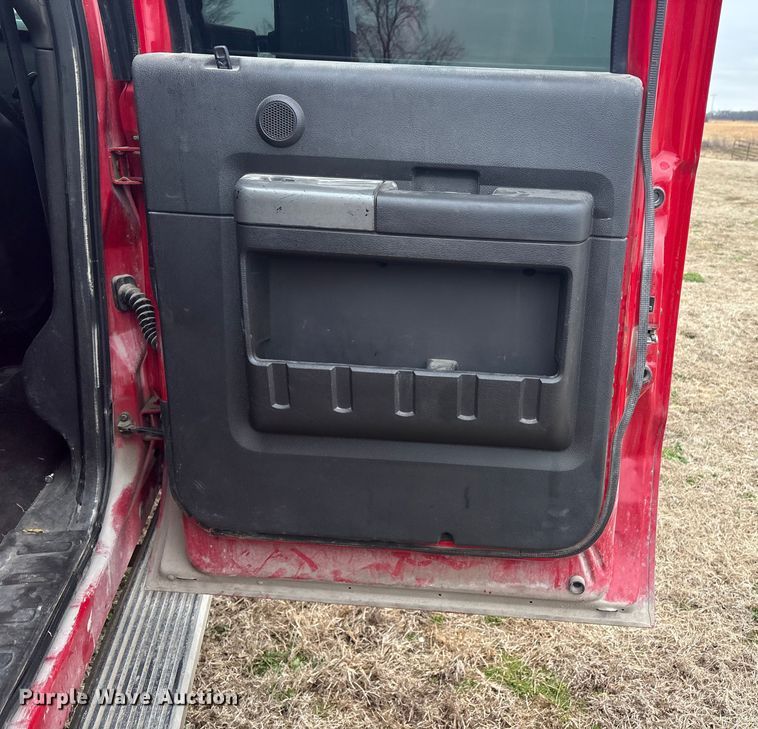 image for item EV2674 2011 Ford F250 Crew Cab pickup truck