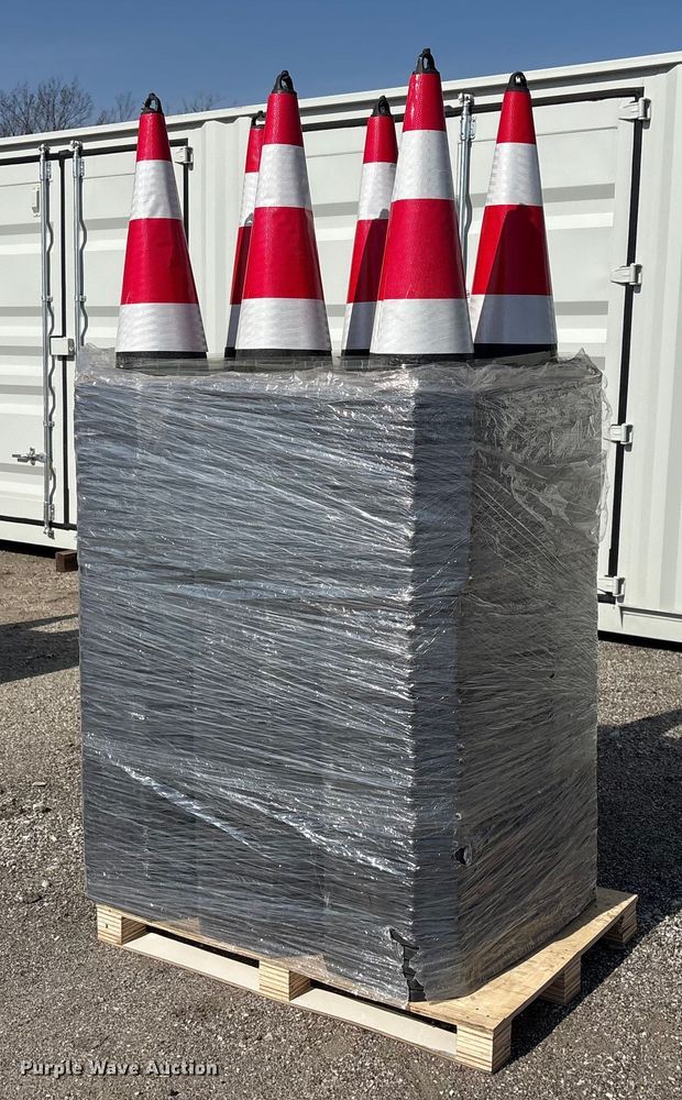 image for item EV2708 (250) IRanch traffic cones