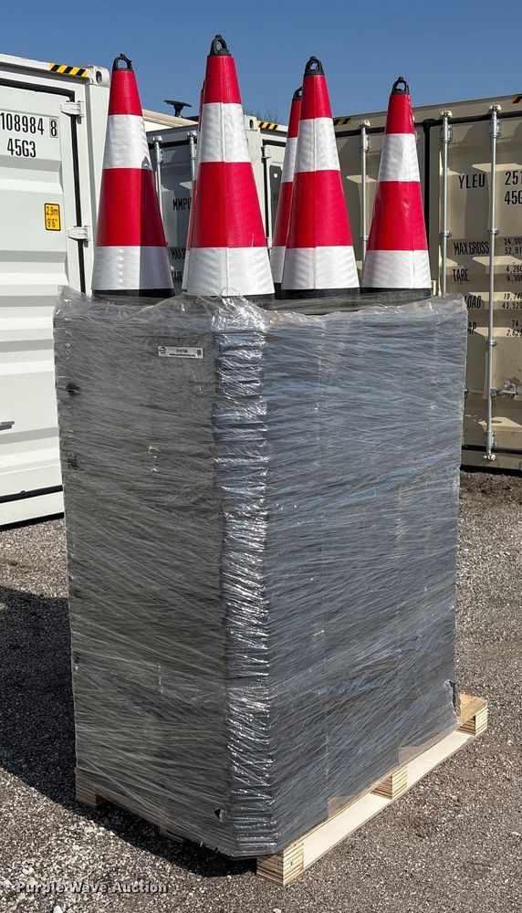 image for item EV2708 (250) IRanch traffic cones