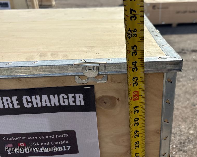 image for item EV2722 Land Honor LHR-TC24 tire machine