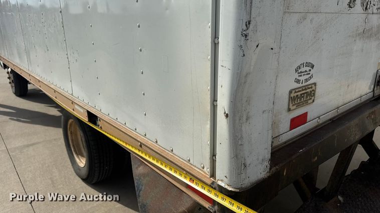 image for item EV6004 2005 GMC W3500 box truck