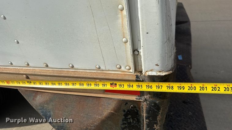 image for item EV6004 2005 GMC W3500 box truck