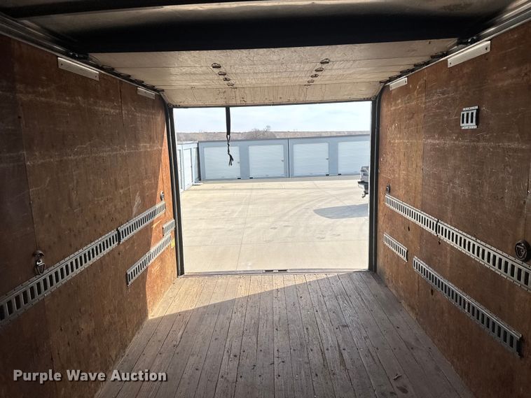 image for item EV6004 2005 GMC W3500 box truck