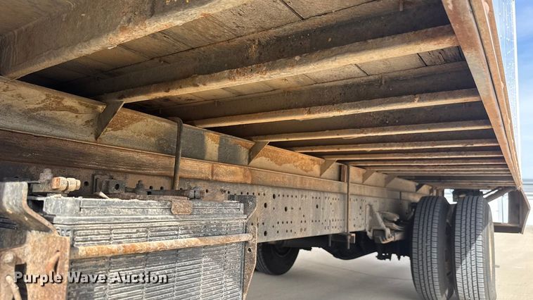 image for item EV6004 2005 GMC W3500 box truck