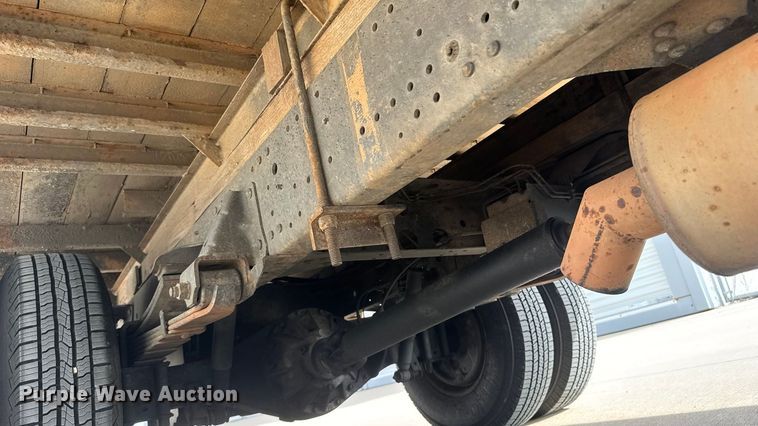 image for item EV6004 2005 GMC W3500 box truck