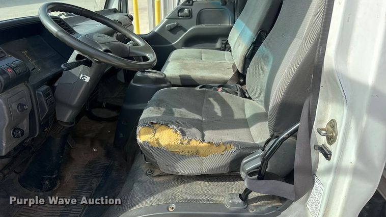 image for item EV6004 2005 GMC W3500 box truck