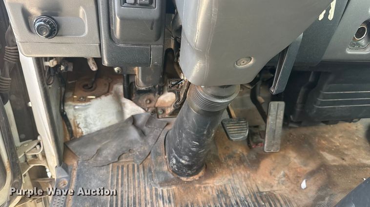 image for item EV6004 2005 GMC W3500 box truck