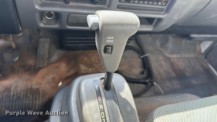 image for item EV6004 2005 GMC W3500 box truck