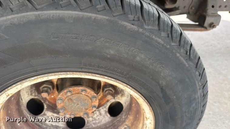 image for item EV6004 2005 GMC W3500 box truck