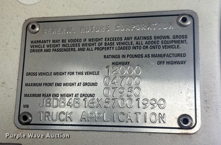 image for item EV6004 2005 GMC W3500 box truck