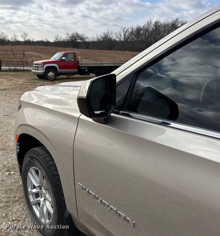 image for item FB0514 2021 Chevrolet Suburban SUV