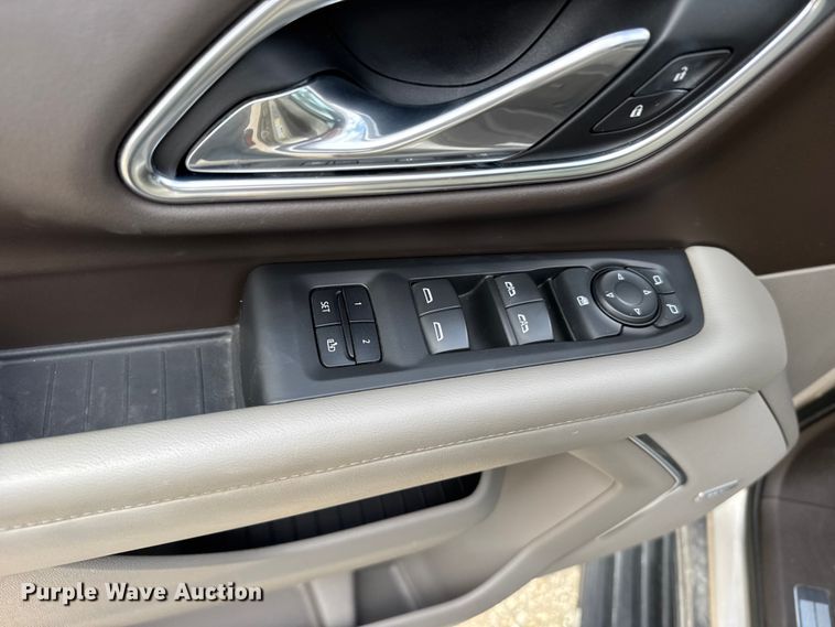 image for item FB0514 2021 Chevrolet Suburban SUV