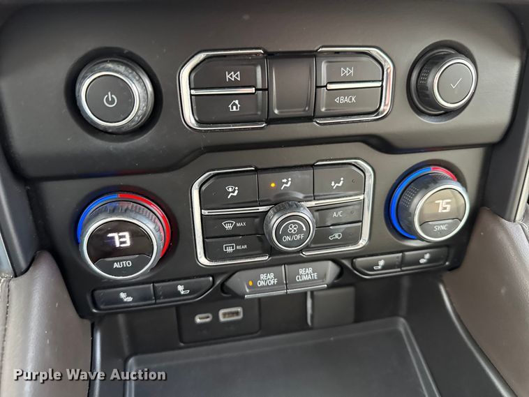 image for item FB0514 2021 Chevrolet Suburban SUV