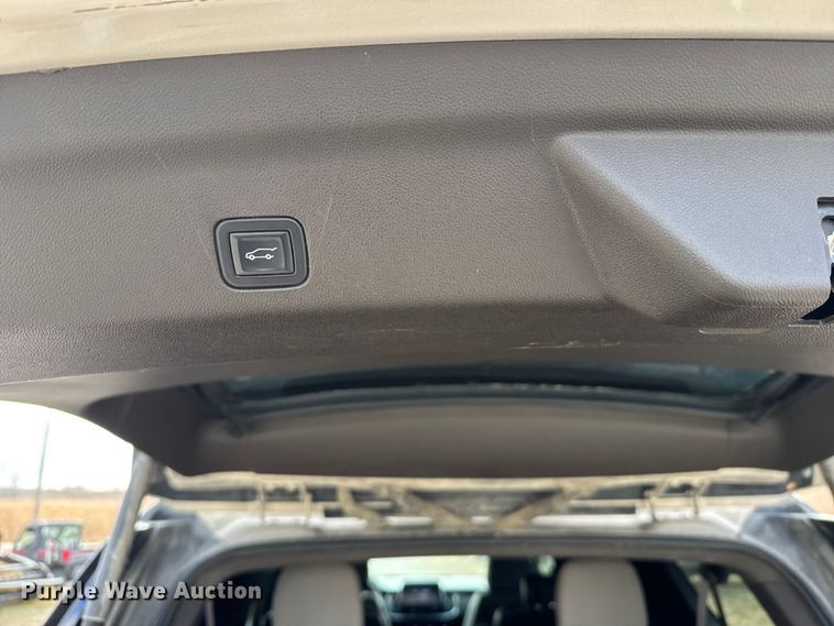 image for item FB0514 2021 Chevrolet Suburban SUV