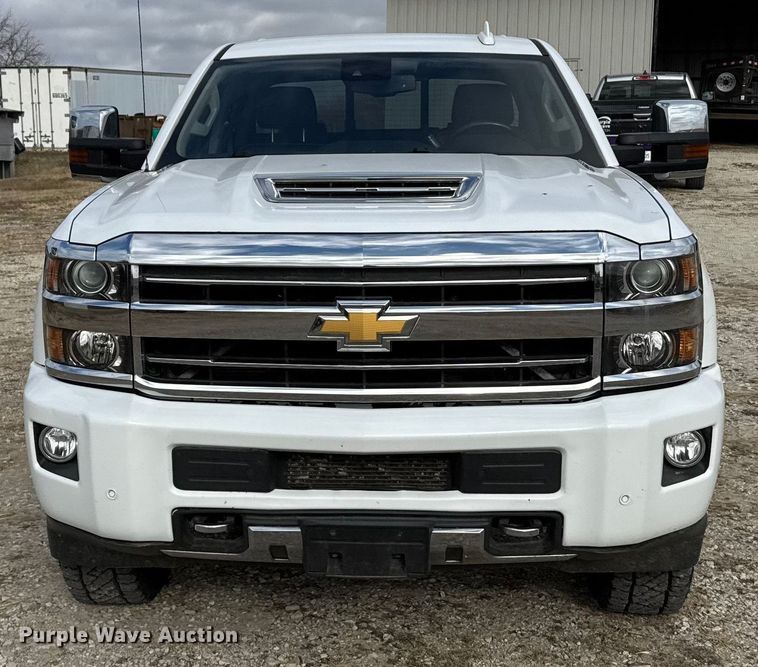 image for item FB0515 2019 Chevrolet Silverado 2500HD High Country Crew Cab pickup truck